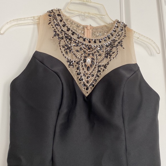Beaded and stoned black short formal dress - Picture 2 of 4